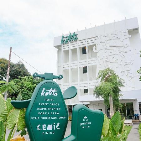 Kotta Hotel スマラン エクステリア 写真